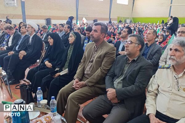 تقسیم مهربانی با شور عاطفه‌ها در مدارس خراسان شمالی