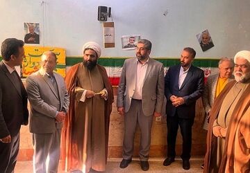 آیین نواختن زنگ انقلاب در مدرسه شهید عیسی‌ وند