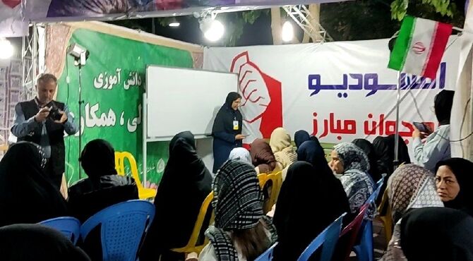 آینده در دستان نوجوانان مبارز امروز