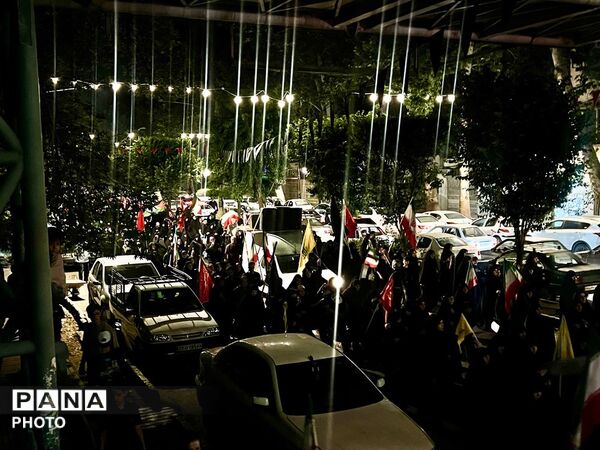 حضور باشکوه مردم کرج در صد و یازدهمین شب از تجمعات مردمی