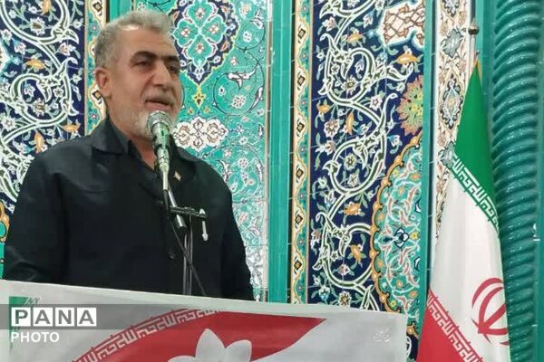 مصلی فیروزکوه در دومین جمعه خردادماه، معطر به یاد شهدا و حماسه مقاومت شد