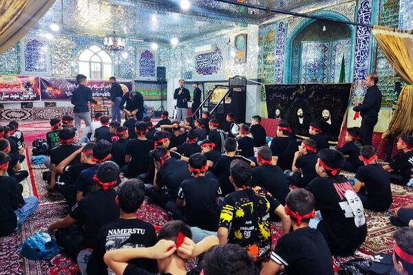 دوازدهمین دوره سوگواری سراسری احلی من العسل با حضور نوجوانان حسینی در شهرستان قرچک 