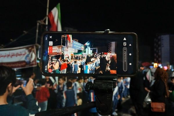 بازدید قائم‌مقام سازمان دانش‌آموزی از غرفه شهدای دانش‌آموز ورامین
