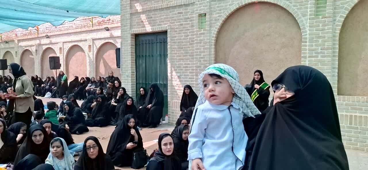 برگزاری مراسم شیرخوارگان حسینی در شهر بادرود 
