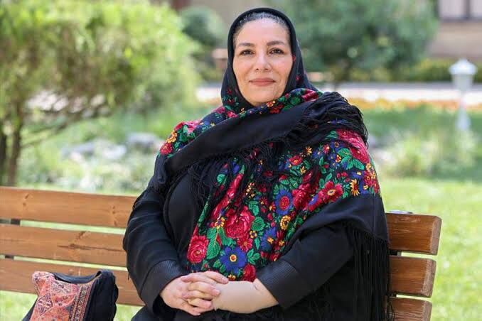 مدیران سینمای کودک از اتاق‌های دربسته خارج شوند و به میان کودکان بروند