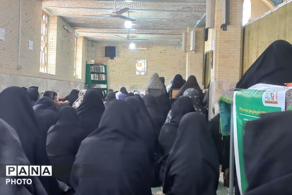 دومین نماز جمعه ماه رمضان با حضور پرشور نمازگزاران