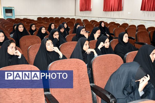 بازدید مدیر آموزش و پرورش مه ولات از دبیرستان شبانه روزی فرزانگان 