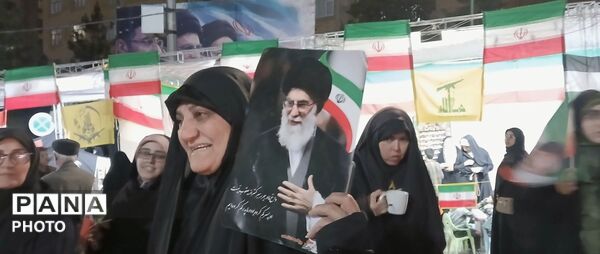 هشتاد و پنجمین شب از حضور پر رنگ مردم مهستان در میدان 