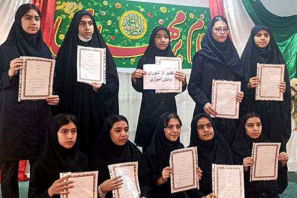 جشن ستارگان در دبیرستان مهر نیشابور