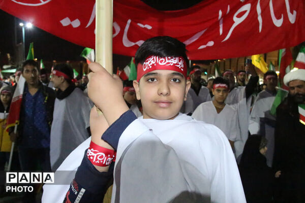 دسته کفن پوشان یزدی در سوگ رهبر انقلاب