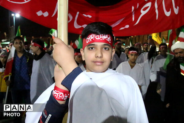دسته کفن پوشان یزدی در سوگ رهبر انقلاب