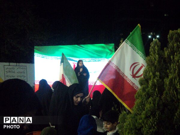 استمرار مردم کرمان در میدان 