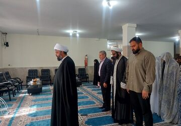 برگزاری نماز جماعت هنرستان اولیا۳ کهریزک 