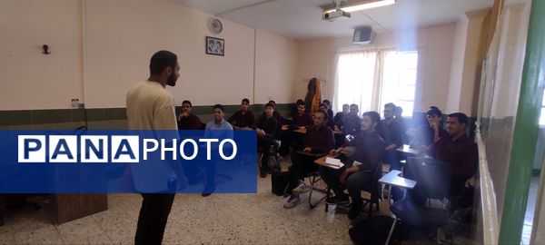 گفتگو با قبول شدگان کنکور دبیرستان نمونه آیت‌الله خامنه‌ای