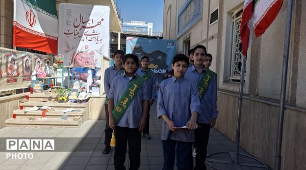 آغاز سال تحصیلی با عطر نیایش؛ طنین زنگ نماز در دبیرستان رازی منطقه ۳
