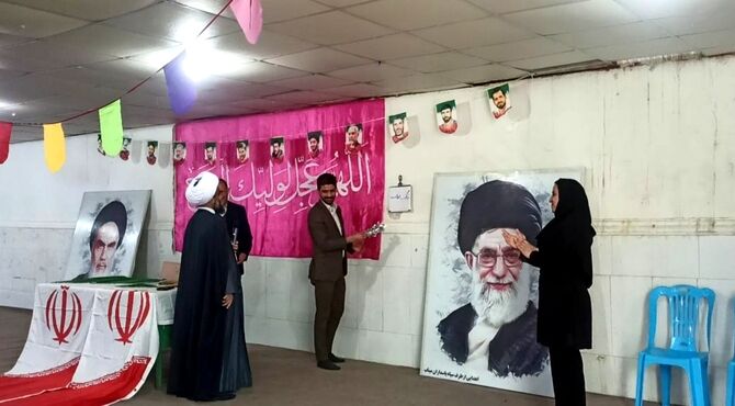 گرامیداشت دهه فجر در مدرسه صدرای ولایت میناب 