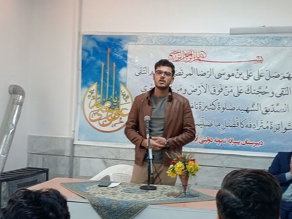 جلسه تجربه گردانی با قبول شدگان کنکور سراسری در دبیرستان نمونه آیت‌الله خامنه‌ای