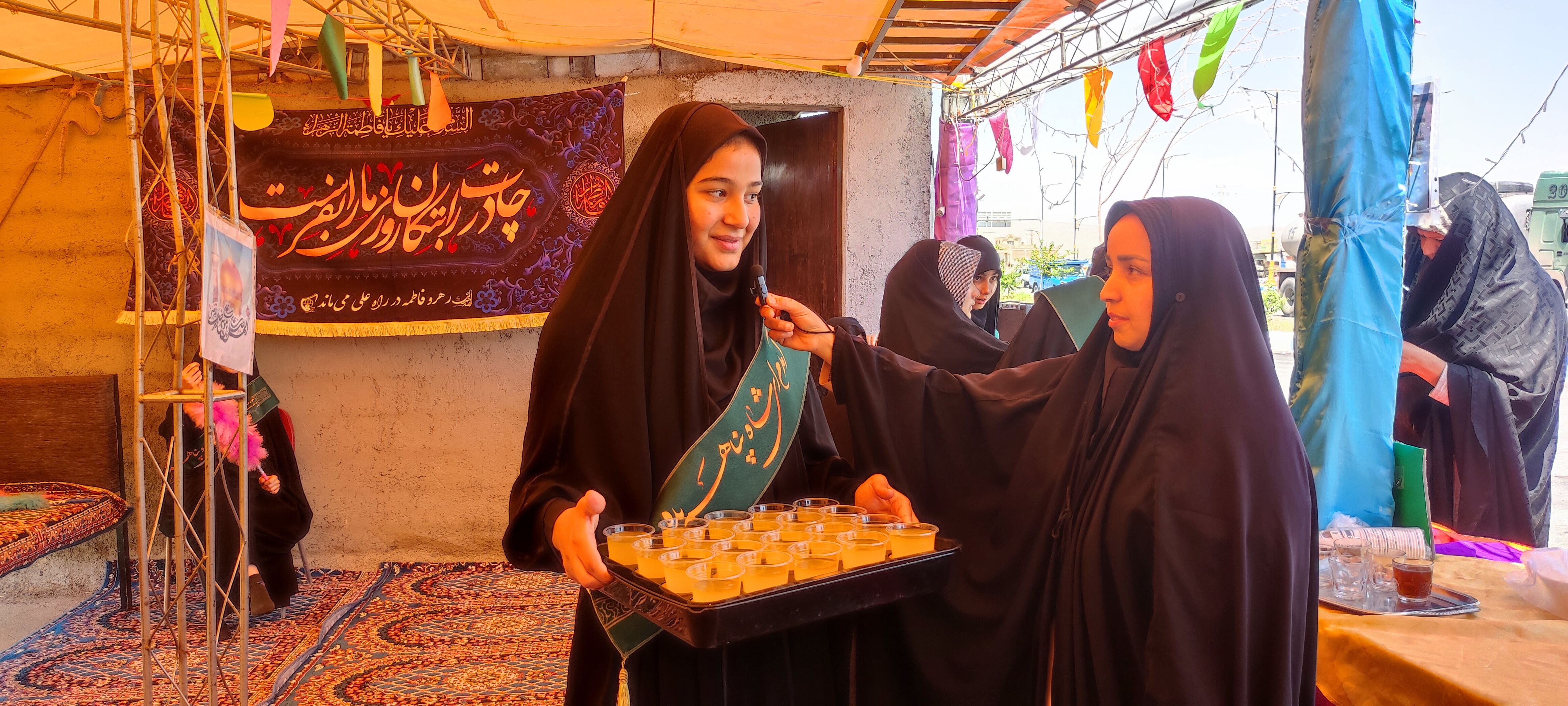 همکاری خادمیاران مدرسه فاطمیه با چایخانه دانش‌آموزی حضرت رضا (ع) در شیروان