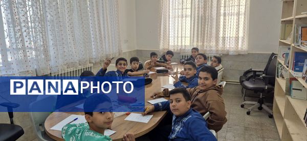 دانش آموزان دبستان امیر آقایی مهمان برنامه پرنشاط جوانه های کانون لقمان کاشمر