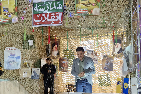 بازدید دبیر‌کل اتحادیه انجمن‌های اسلامی مدارس کشور از نمایشگاه‌های مدرسه انقلاب استان فارس