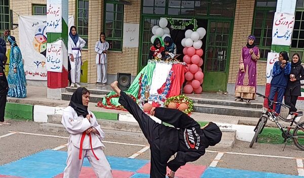المپیاد ورزشی در دبیرستان عشایری تربیت سیرجان 