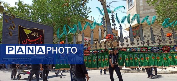 آباده در تاسوعای حسینی غرق در ماتم و عزا 