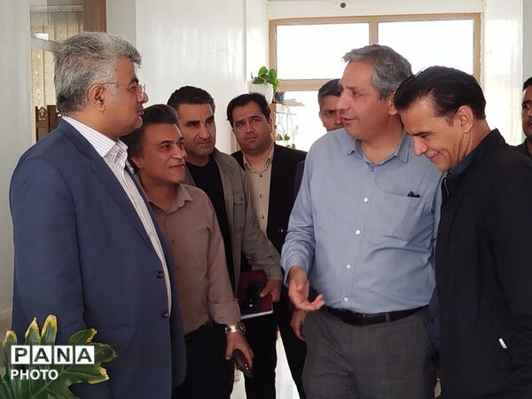 بازدید فرماندار  از شرکت زرین‌فلز کاشمر