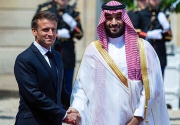 گفت‌وگوی تلفنی بن‌سلمان و ماکرون درباره تحولات غزه و صلح منطقه