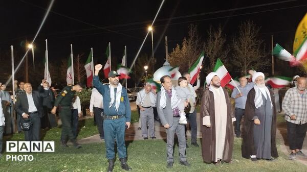 تجمعات شبانه با حضور ایثارگران و جمعی از رزمندگان در مزار شهید گمنام شهر نیم ور