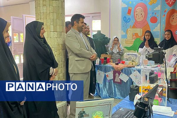 برگزاری نمایشگاه به مناسبت هفته مشاغل، در دبستان کودک مسلمان