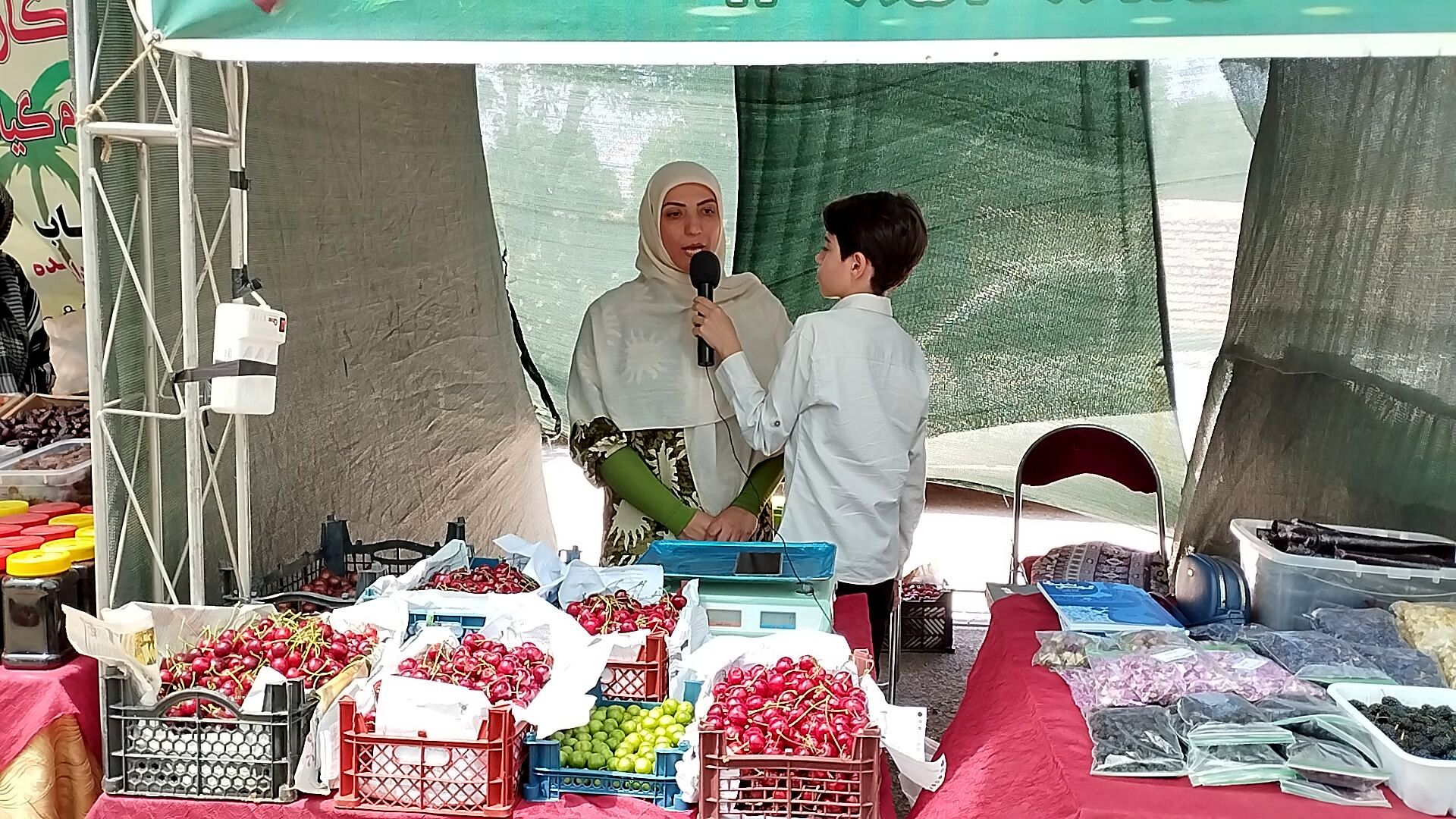 ششمین دوره بازارچه گیلاس و صنایع دستی روستای فشند ساوجبلاغ 