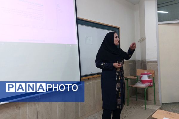 برگزاری همایش انتخاب رشته کنکور سراسری در مدرسه شهید راستی پردیس 