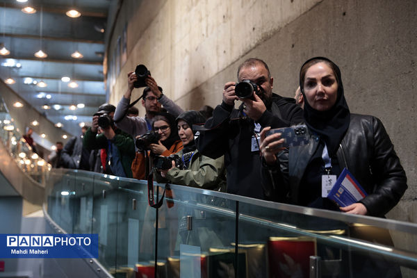 نشست نقد و بررسی فیلم «نیم شب» در چهل و چهارمین جشنواره ملی فیلم فجر