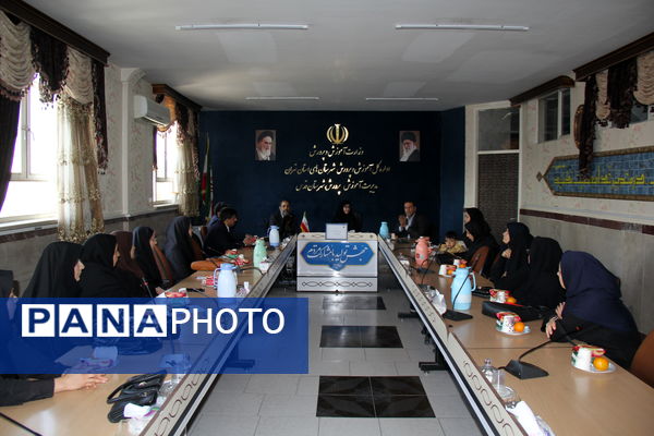 آیین تجلیل از آموزش دهندگان برتر سال 1402 و تبیین نحو کلاسداری 1403