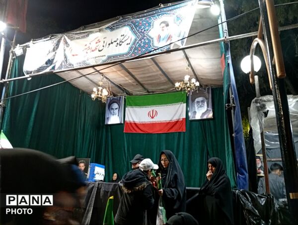 موکب های پذیرایی در حاشیه اجتماعات مردمی در شهرستان کاشمر 