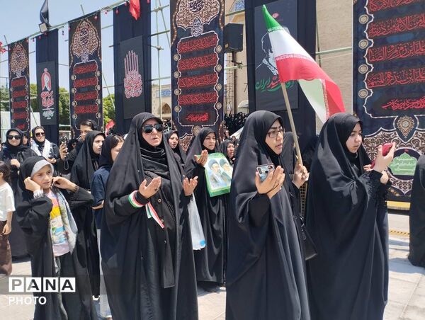 جاماندگان آذربایجان شرقی با چشمانی اشک‌بار به امید روز رجعت با رهبر شهید
