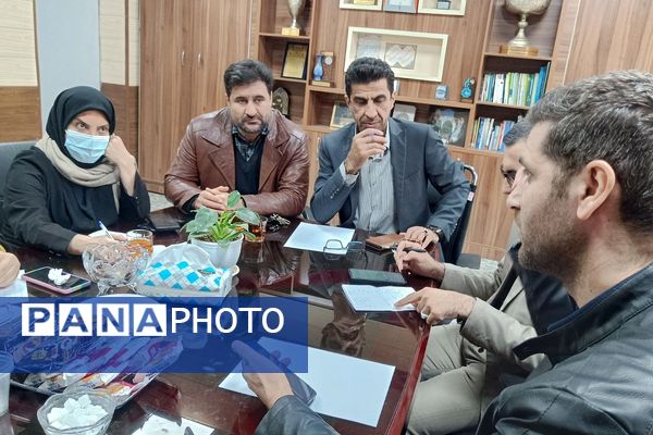 نشست تخصصی تفکر و سبک زندگی با تأکید بر ارتقای کیفیت آموزش در مدارس متوسطه اول شهریار