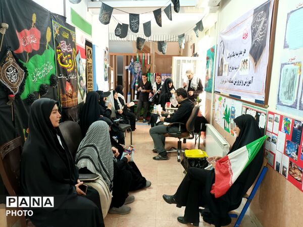 دبستان معراج منطقه ۱۰ پایگاه خدمت‌رسانی زائران تشییع رهبر شهید 
