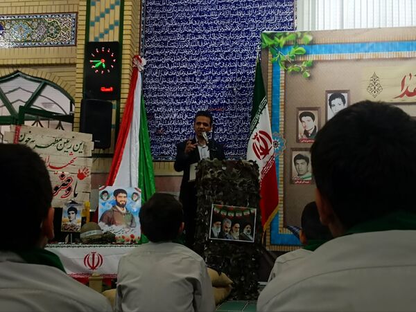 برگزاری مراسم افطار و یادمان شهدا با حضور مدیر آموزش و پرورش در مدرسه شهید مرتضوی  شهرستان قدس