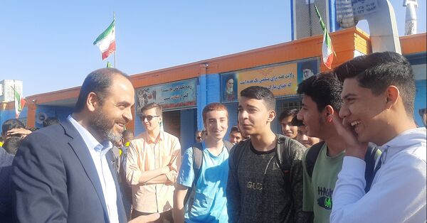 زنگ مهر در دبیرستان شاهد ابوذر غفاری نیشابور به صدا در آمد 
