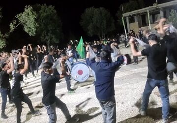 شور حسینی در شب نهم محرم، هیئت قمربنی‌هاشم روستای شیاسی
