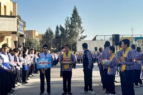 استقبال از شهید گمنام در دبیرستان معارف صدرا ولایت 