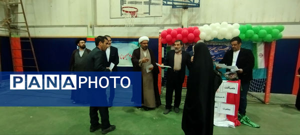 ضیافت افطاری و محفل دانش‌آموزی انس با قرآن کریم در سالن ورزشی عفاف شهر جعفریه قم