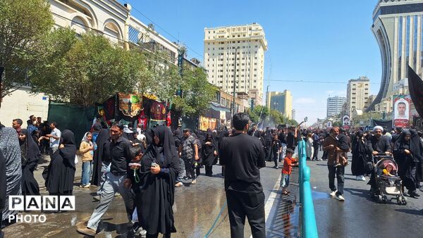 خیابان‌های منتهی به حرم، مملو از زائران رضوی
