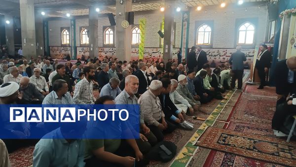 نماز جمعه با حضور مسئولان آموزش و پرورش نیشابور به مناسبت هفته بزرگداشت معلم 