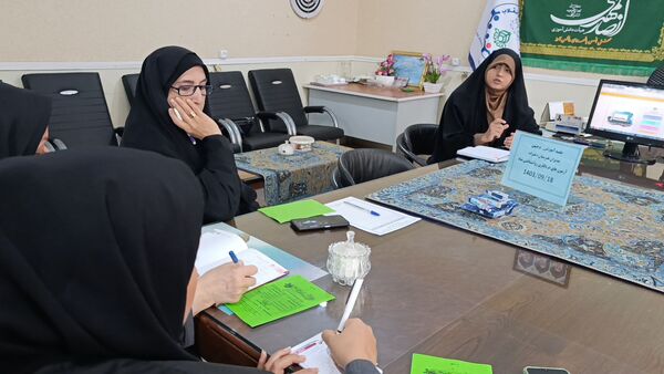 جلسه توجیهی مدیران هنرستان دخترانه با موضوع آزمون غربالگردی