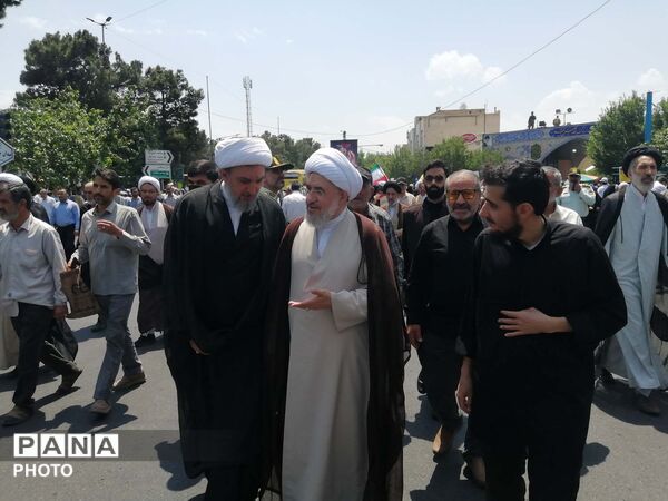 جلوه‌هایی از راهپیمایی 15 خرداد در قم