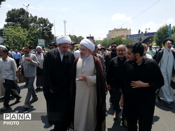 جلوه‌هایی از راهپیمایی 15 خرداد در قم