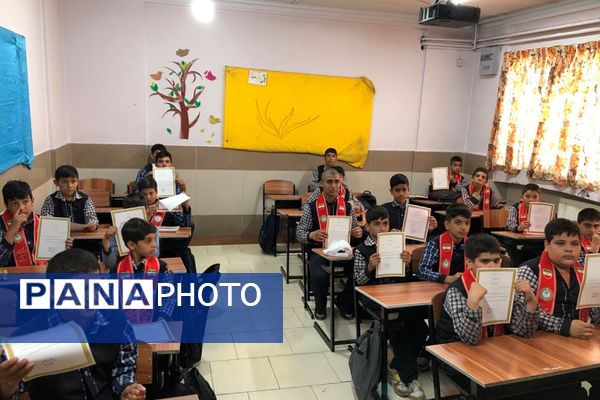 بازدید کشوری از دانش‌آموزان پیشتاز دبستان فولادفر ناحیه دو شهرری 