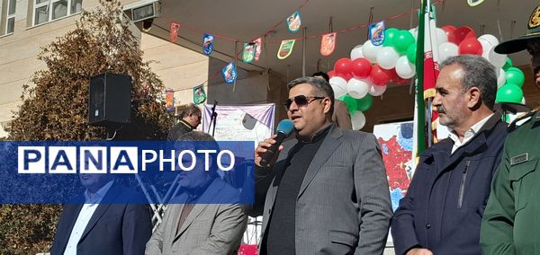 نغمه‌ای از دل تاریخ در آسمان امید